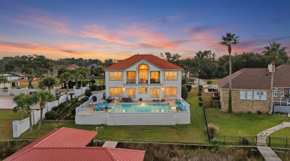 Coastal villa · Twilight